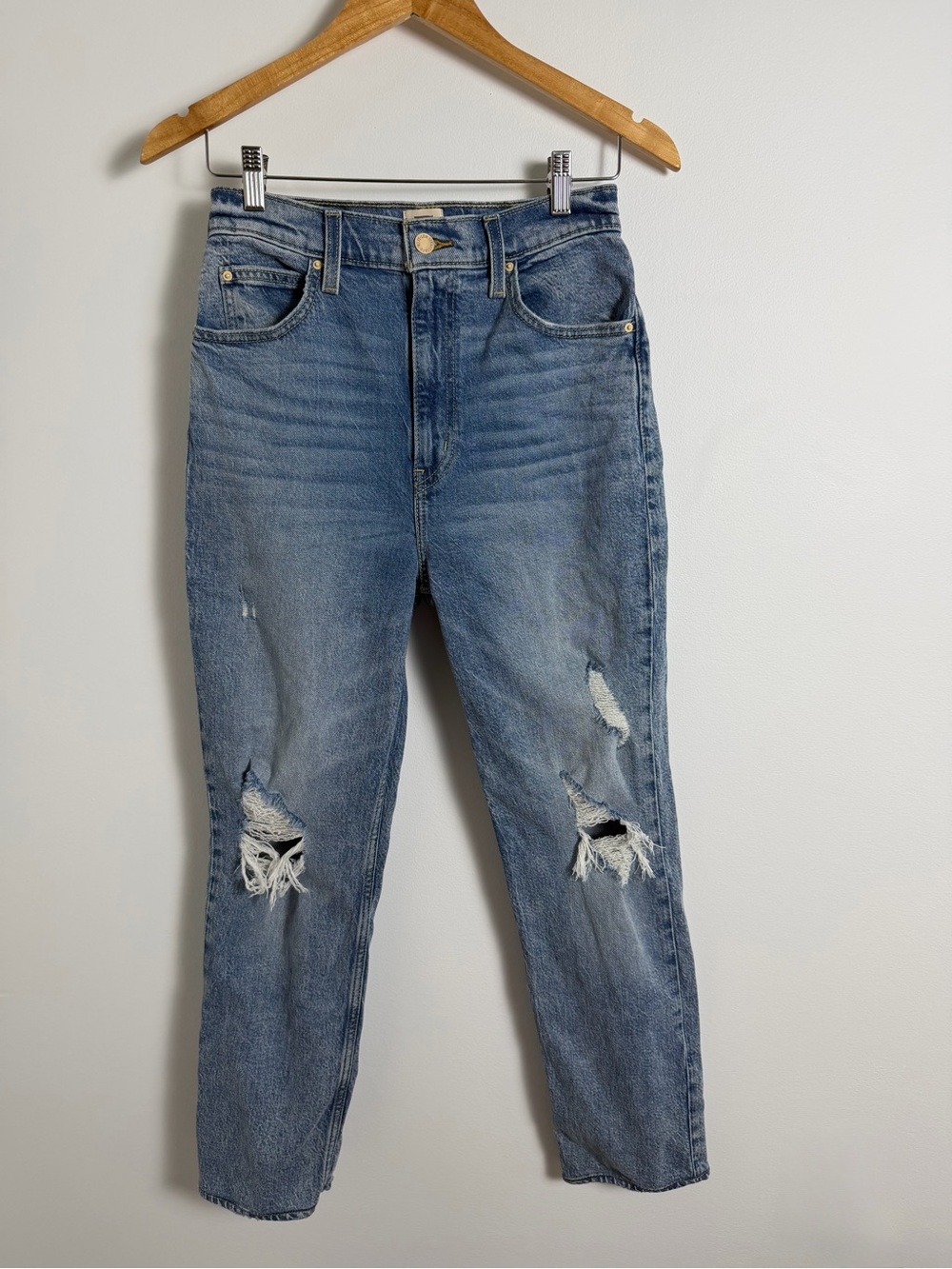 Levi’s x Deepika Padukone Distressed High Rise Mom Jeans Size 26